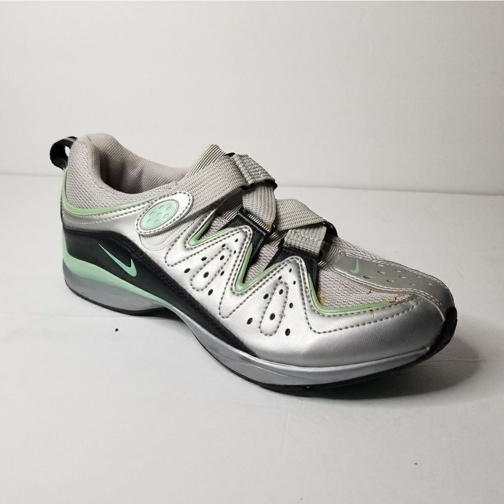 Nike Women's cycling shoes size 9.5